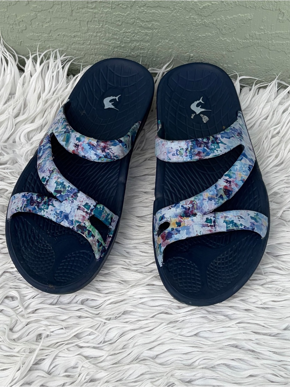 Reel Legends Navy Slides with Multicolor Speckle Straps Sz 8